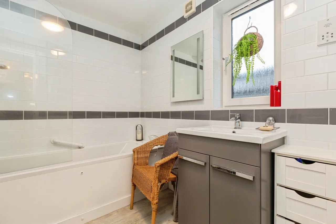 Dunstable Road, Tilsworth, LU7, photo 11