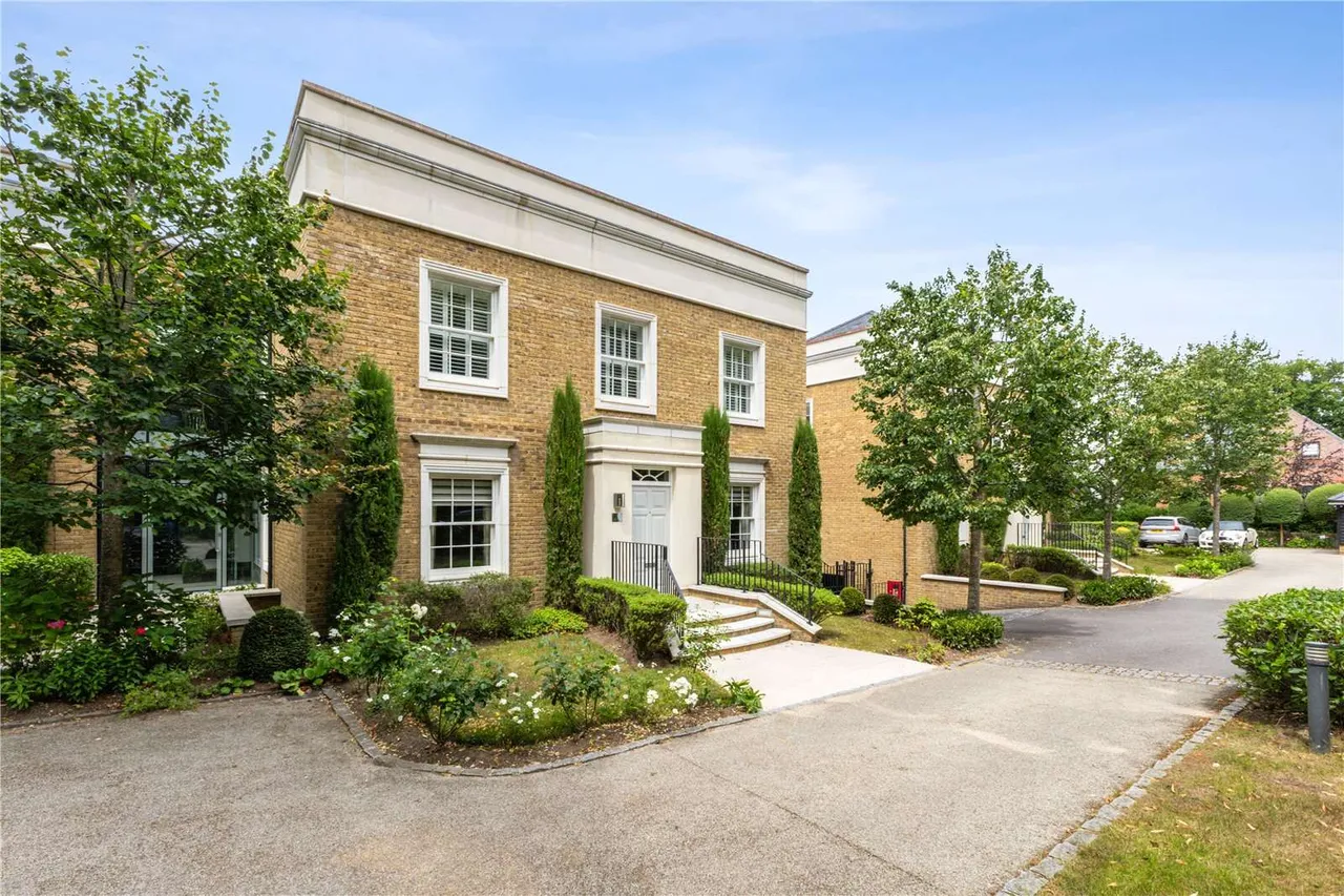 2 bed flat for sale — Connaught Square, Winchester, Hampshire, SO22 5QQ