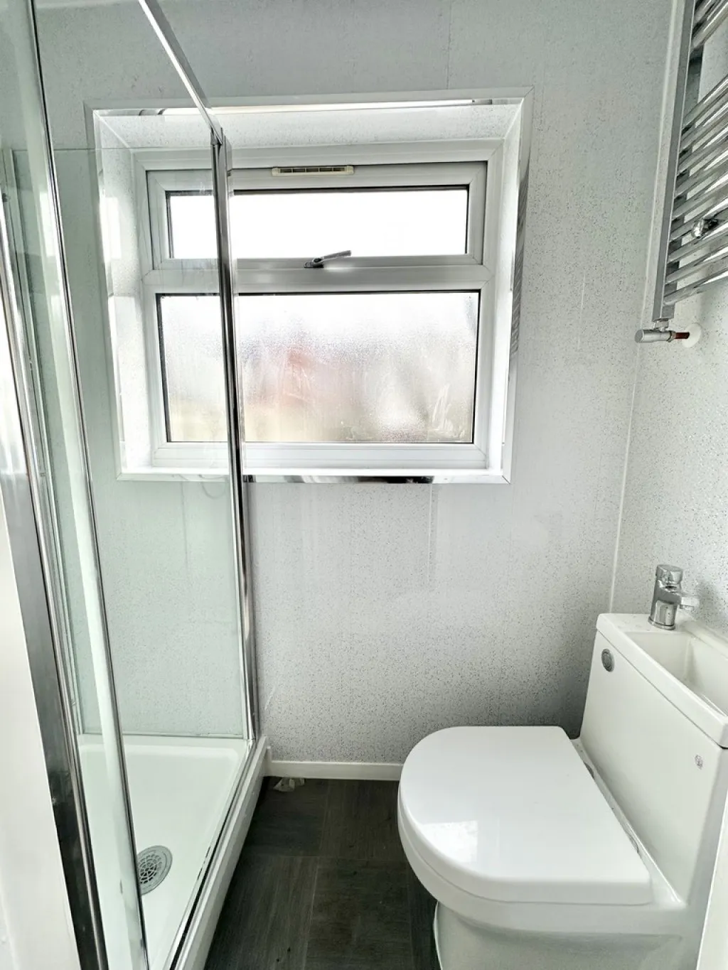 One Bedroom Ground Floor Flat, photo 6