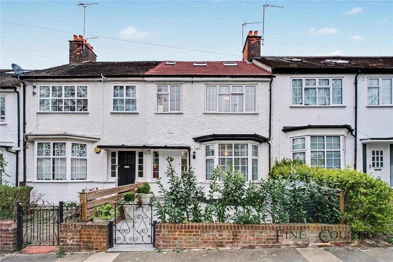 Crewys Road, London, photo 2