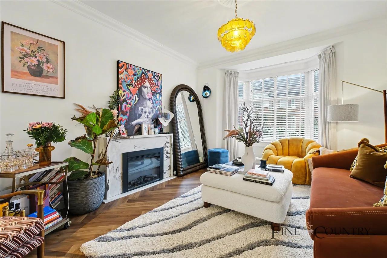 4 bed house for sale, Crewys Road, London