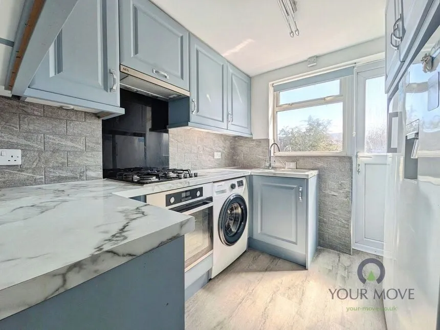 Barton Hill Drive, Minster on Sea, Kent, ME12, photo 3