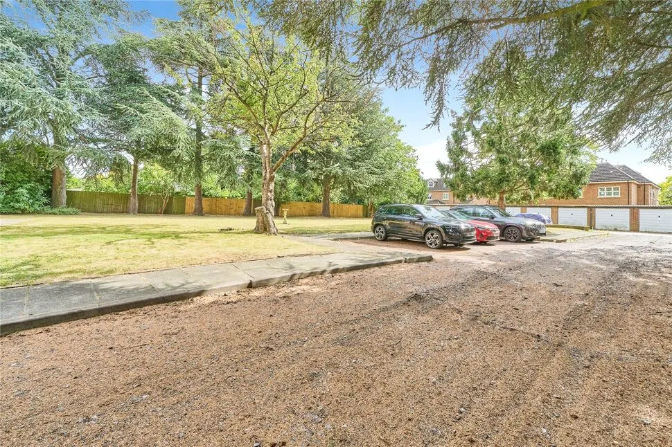 The Birches, Heathside, Whitton, Hounslow, TW4, photo 9