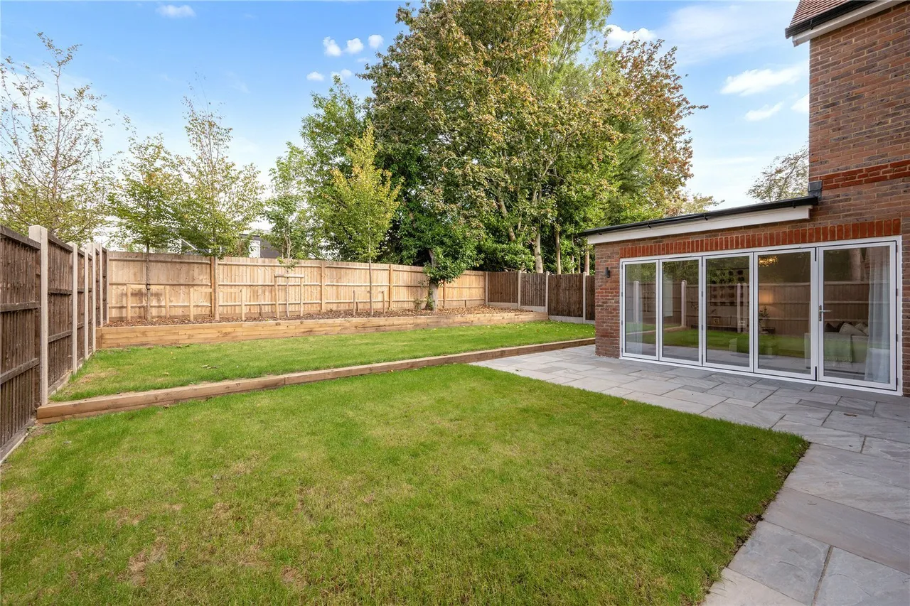 Shelvers Way, Tadworth, KT20, photo 16