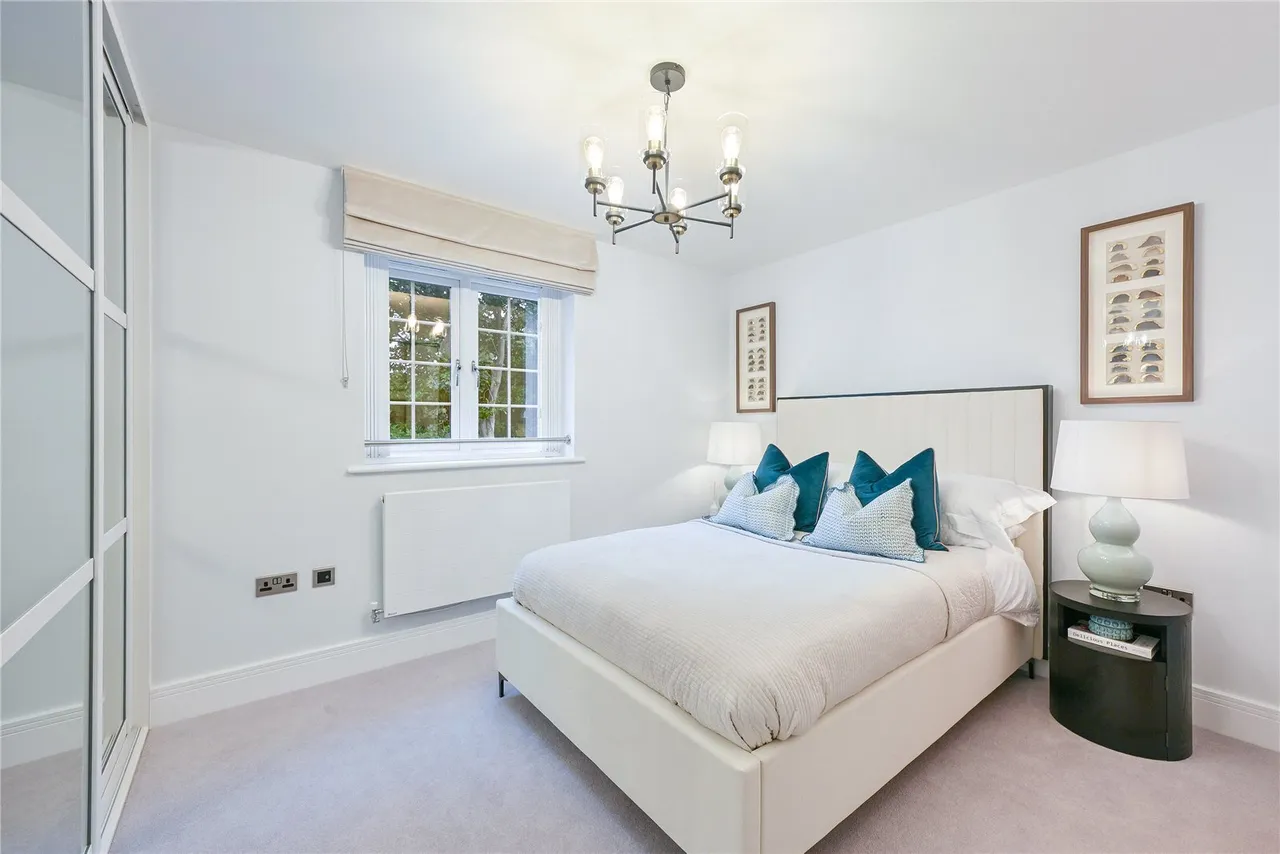 Shelvers Way, Tadworth, KT20, photo 13
