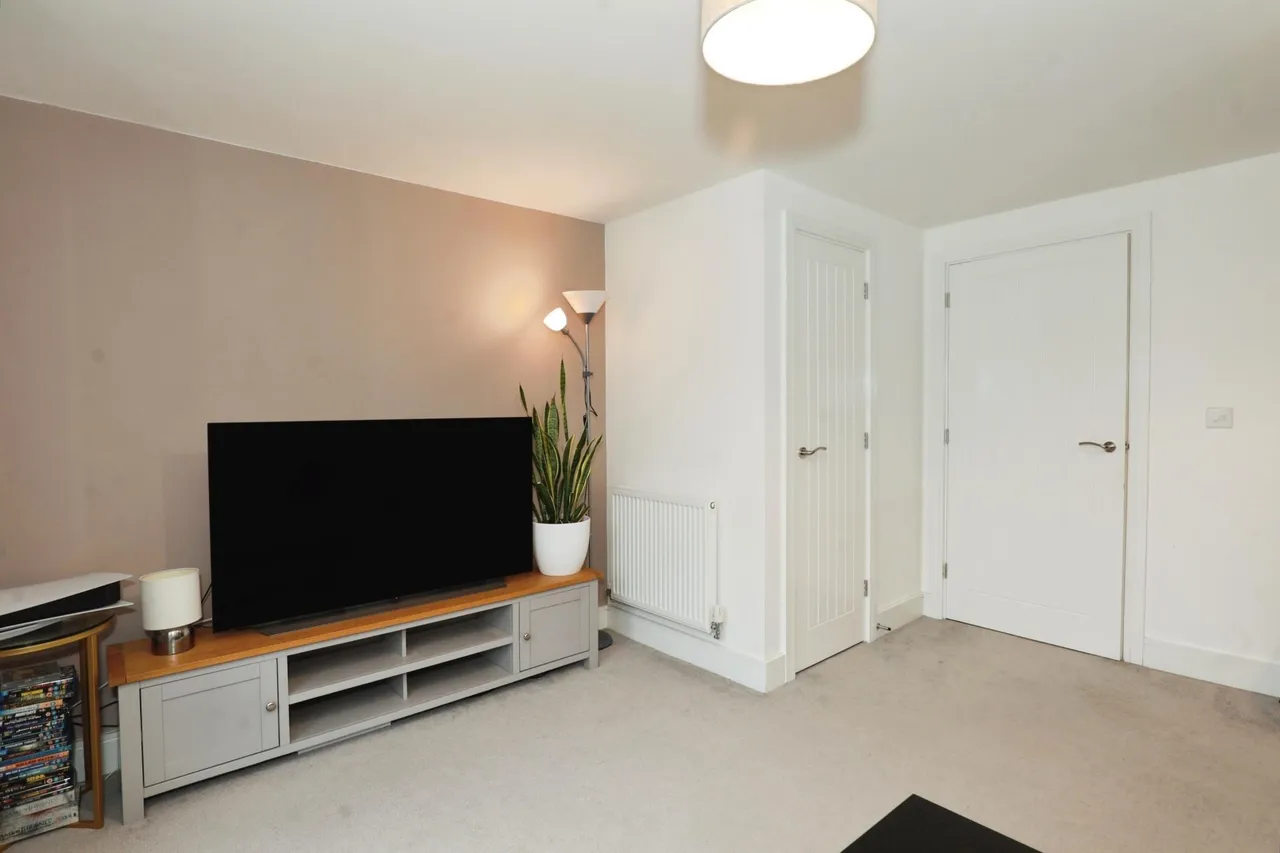 Luscian Ware Close, Burslem, ST6, photo 7