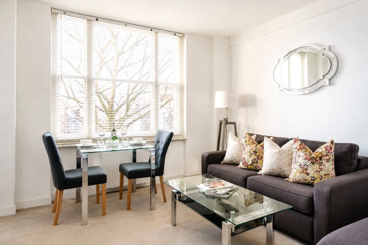 Hill Street, Mayfair, London, W1J, photo 2