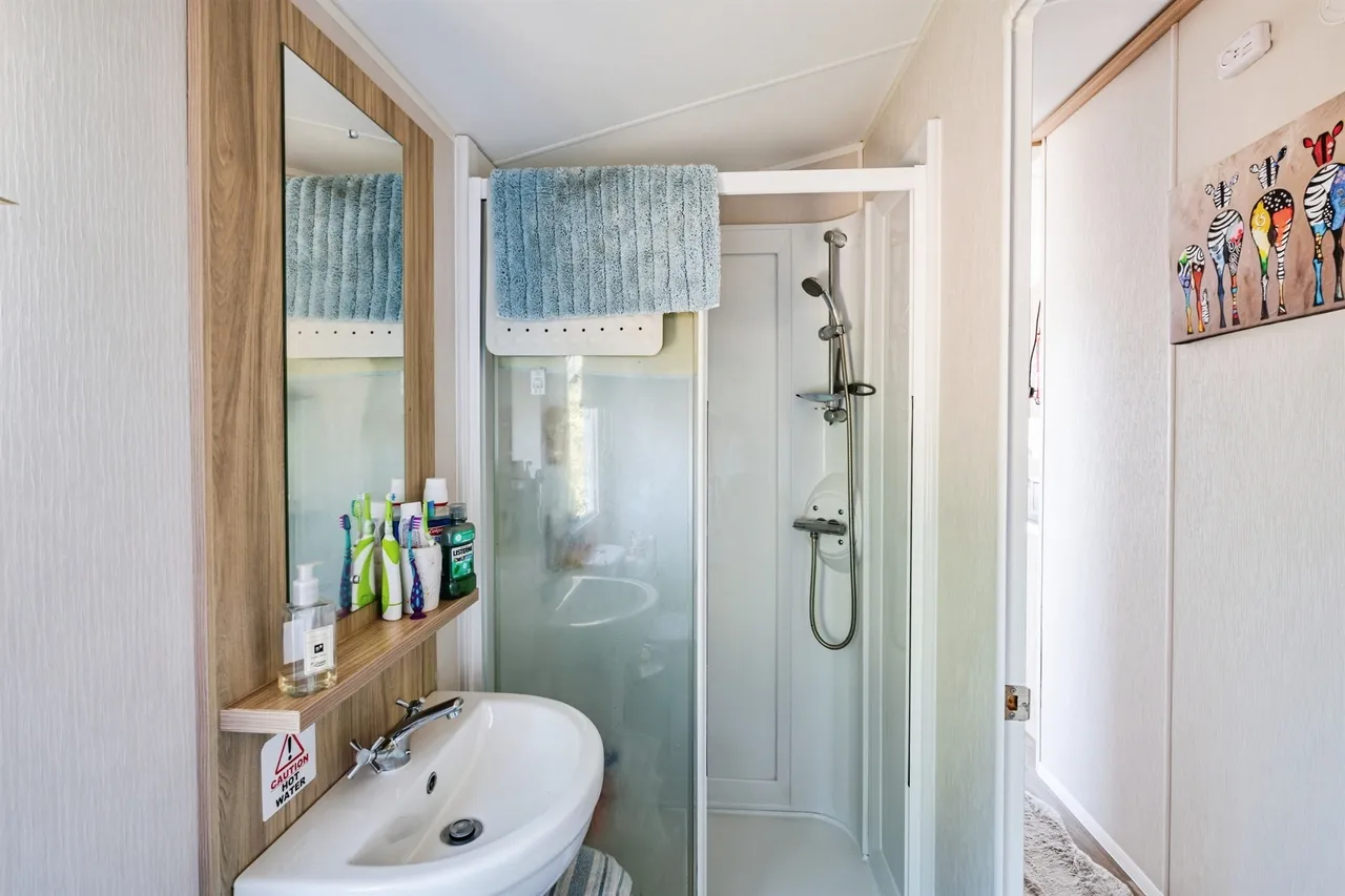 Eastbourne Road, Pevensey Bay, BN24, photo 11