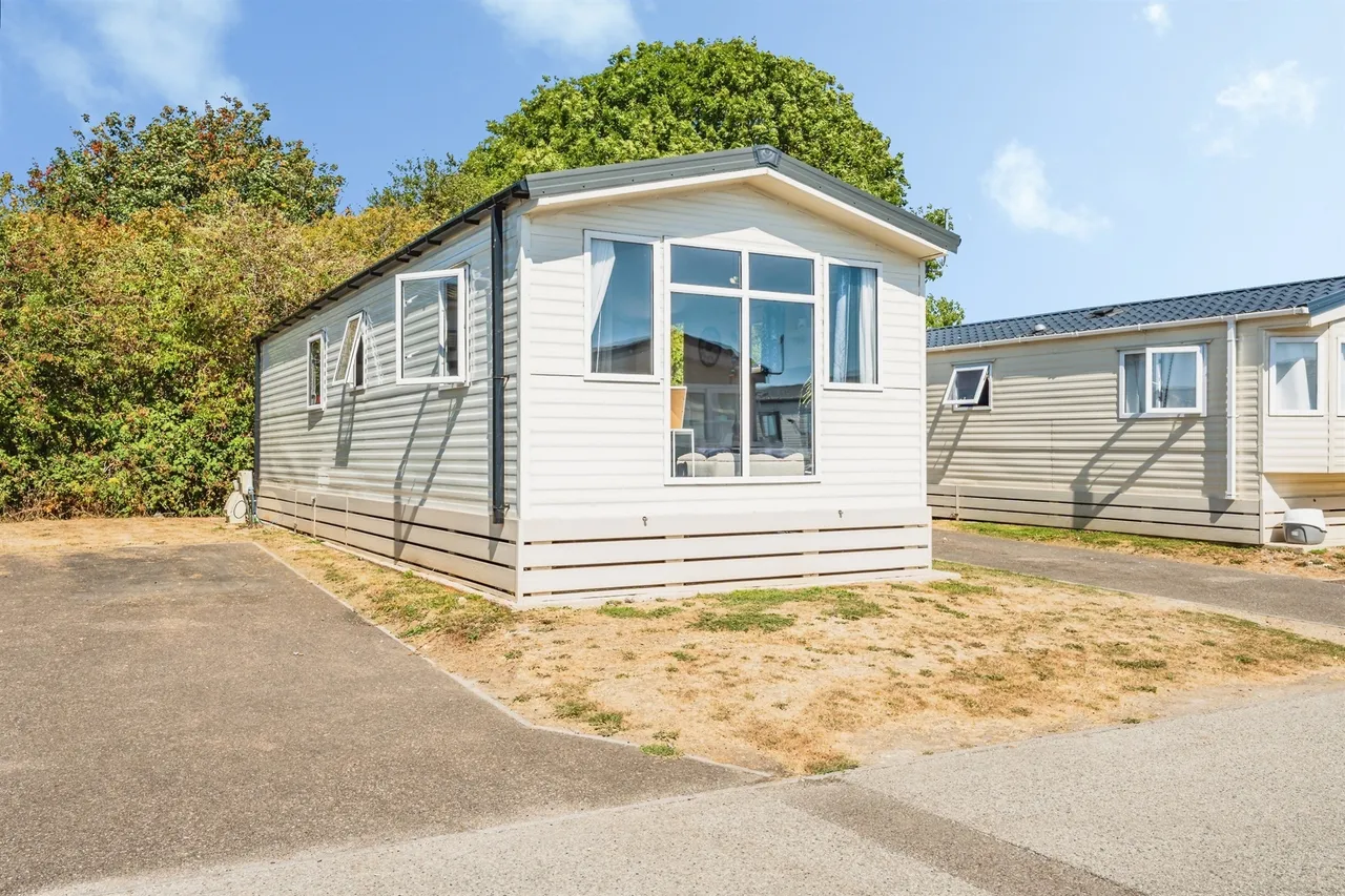 Eastbourne Road, Pevensey Bay, BN24, photo 14