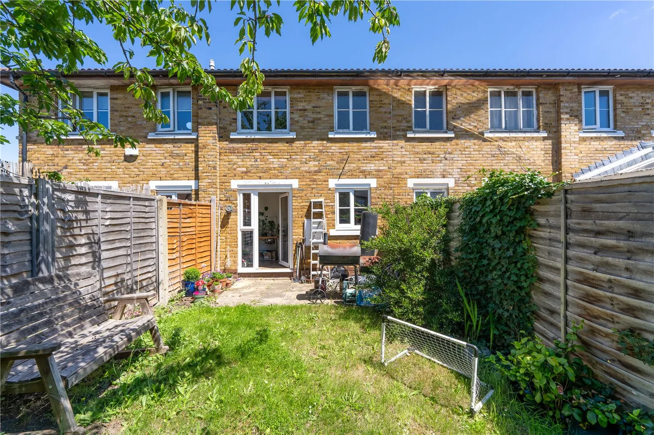 Sonning Gardens, Hampton, TW12 3PN, photo 9