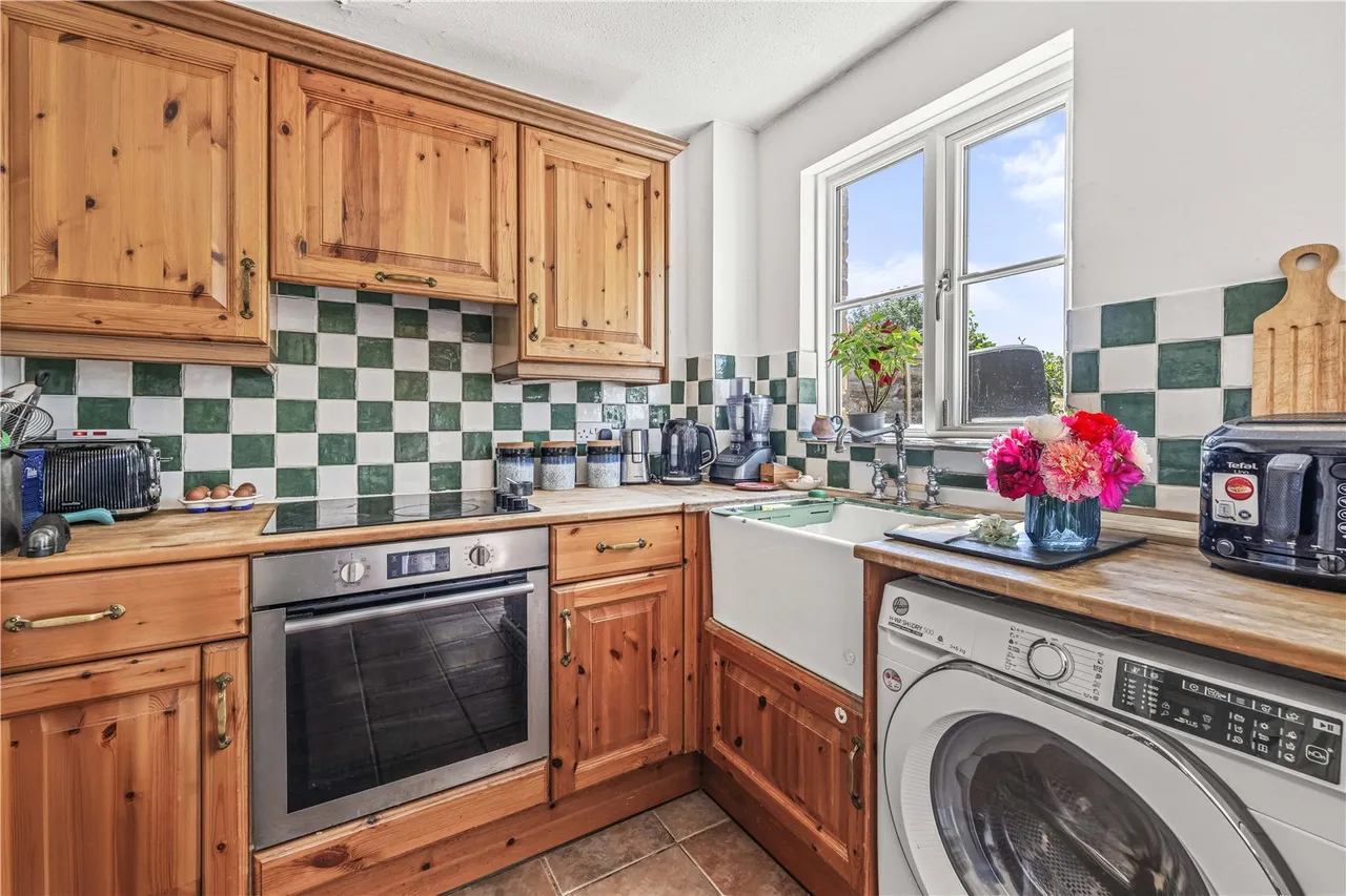 Sonning Gardens, Hampton, TW12 3PN, photo 4