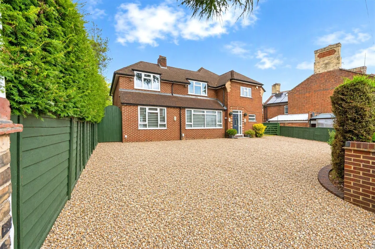 4 bed property for sale, Wing Road, Leighton Buzzard, LU7