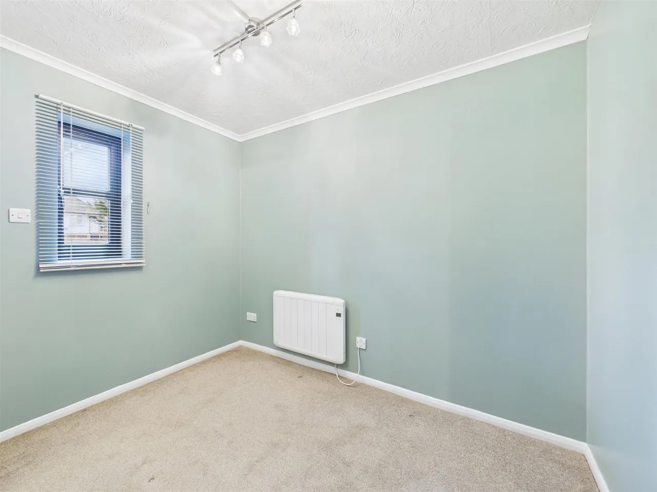 Jasmin Close, Northwood, Middlesex, HA6 1DH, photo 3
