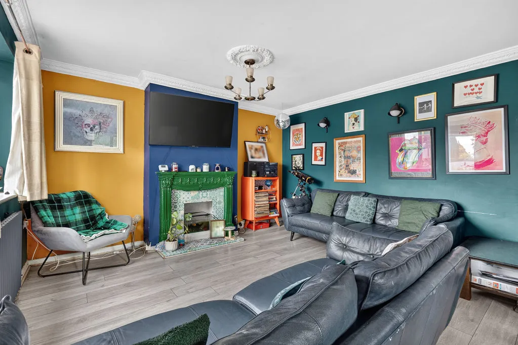 Brookside Avenue, Ashford TW15 3LX, photo 4