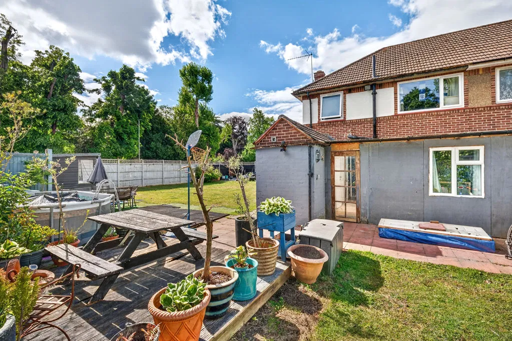 Brookside Avenue, Ashford TW15 3LX, photo 17