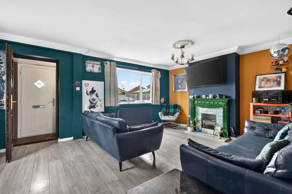 Brookside Avenue, Ashford TW15 3LX, photo 5