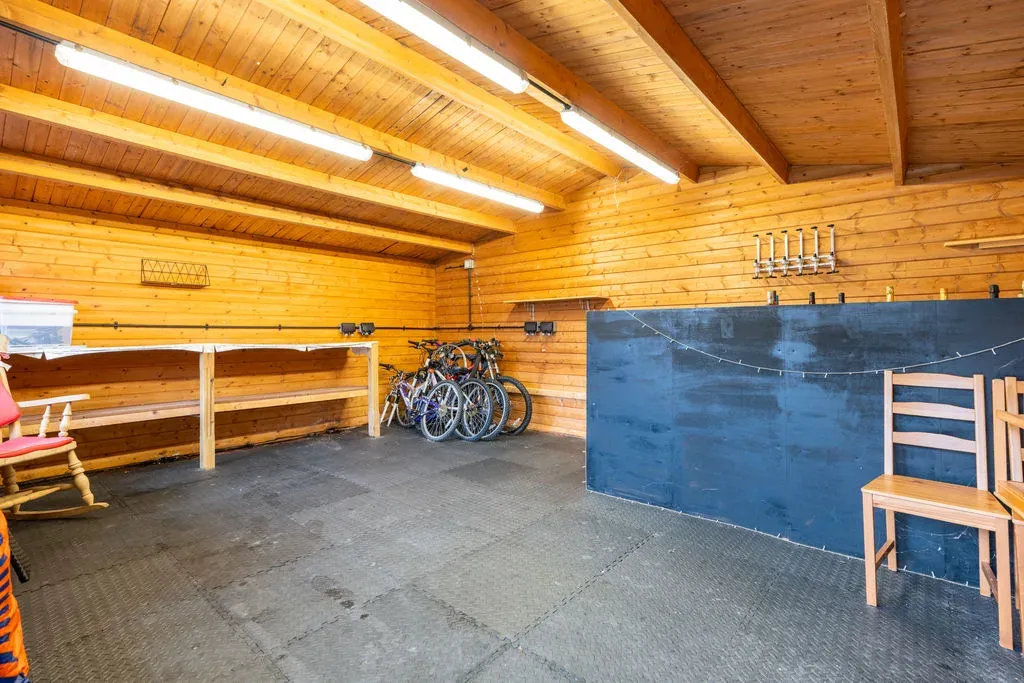 Whiteley Crescent, Bletchley, Milton Keynes, Buckinghamshire, MK3 5DG, photo 4