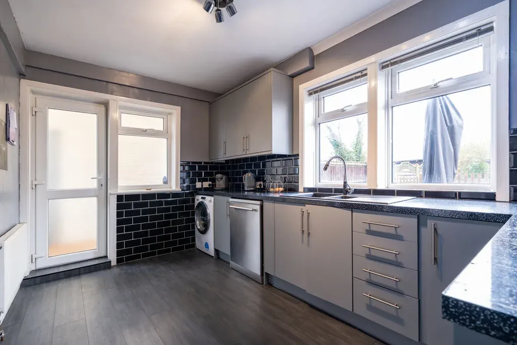 Whiteley Crescent, Bletchley, Milton Keynes, Buckinghamshire, MK3 5DG, photo 14