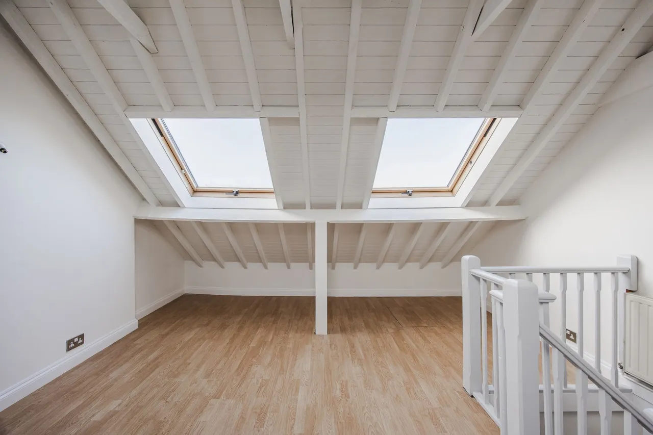 Three Bedroom with Loft Conversion Se, photo 13