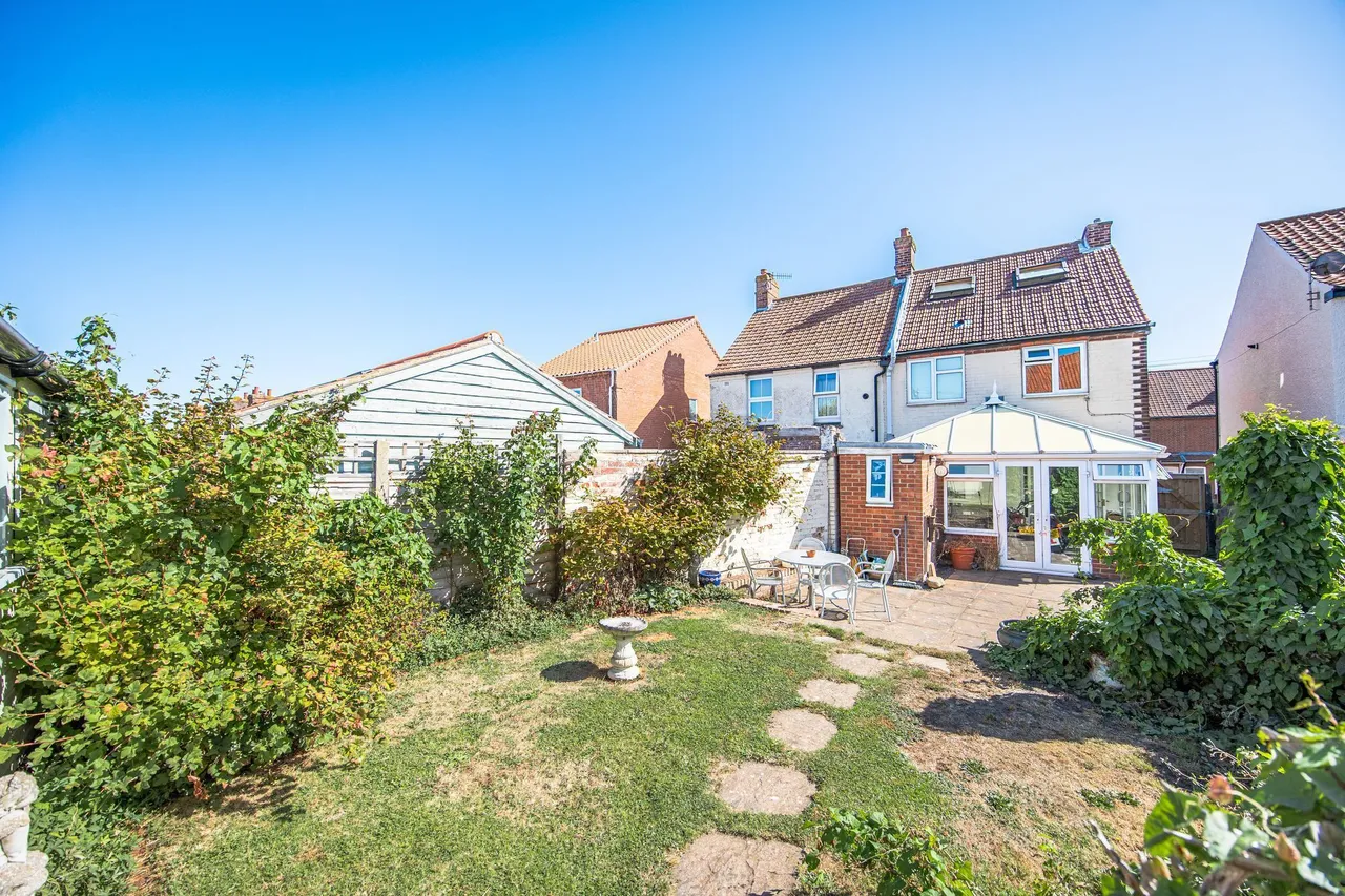 Three Bedroom with Loft Conversion Se, photo 18