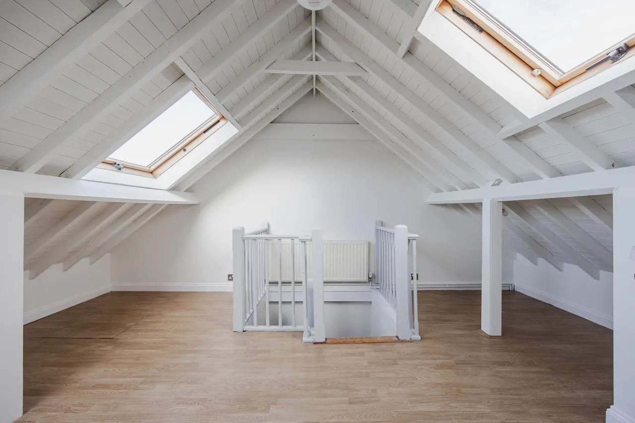 Three Bedroom with Loft Conversion Se, photo 12