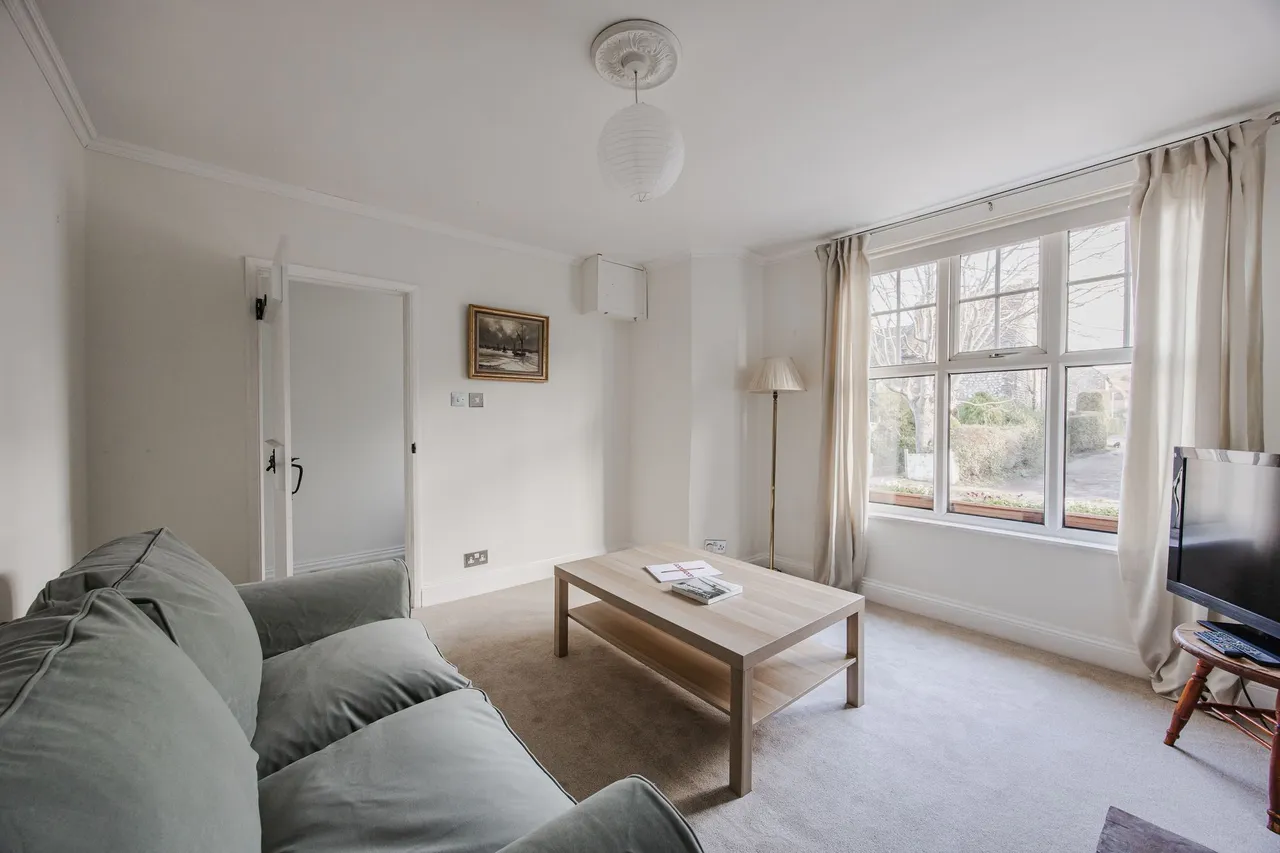 Three Bedroom with Loft Conversion Se, photo 2