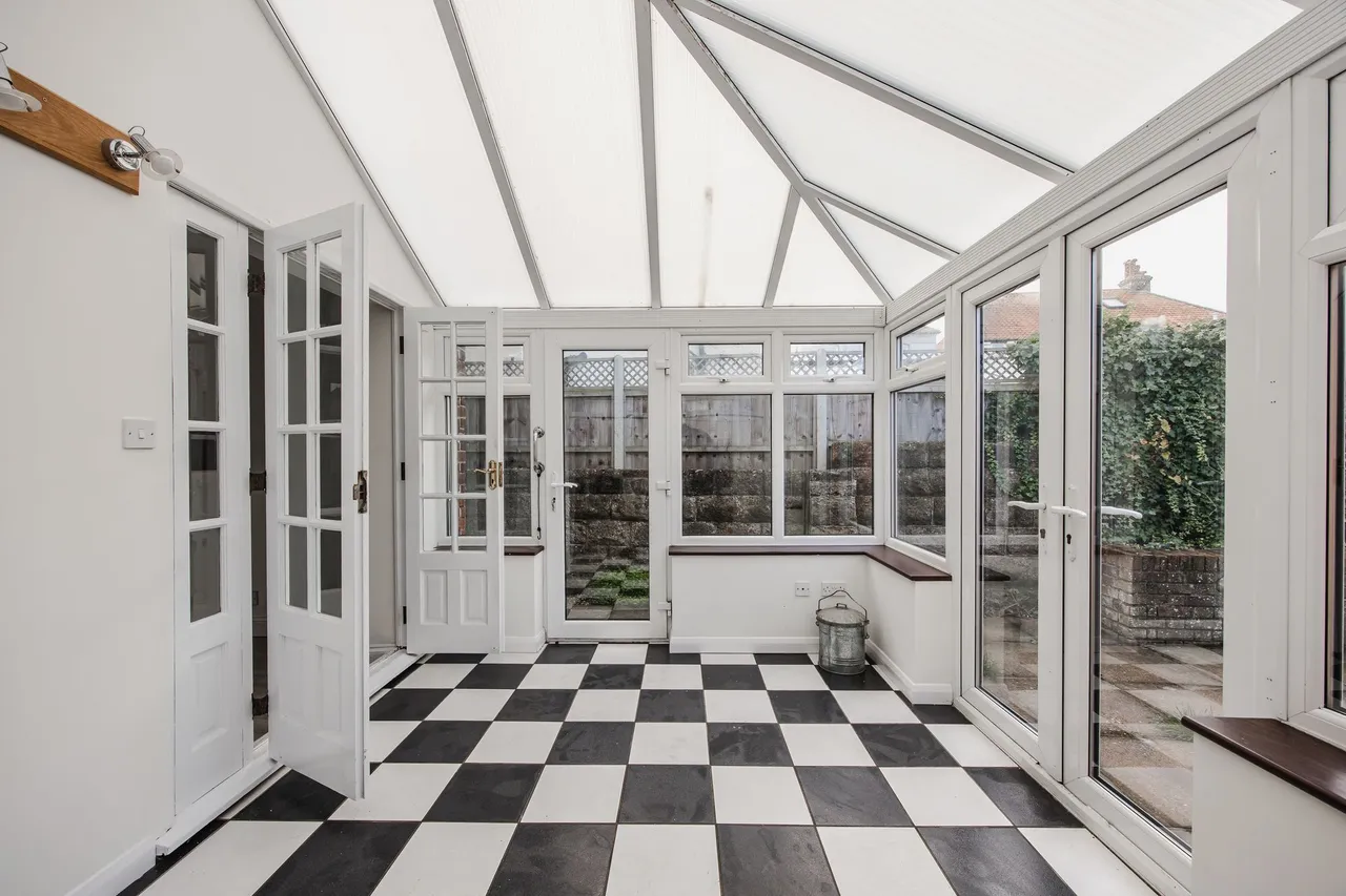 Three Bedroom with Loft Conversion Se, photo 7