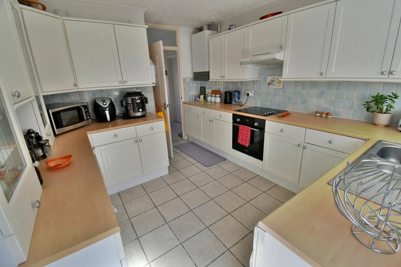 Teasel Way, BH22, photo 5