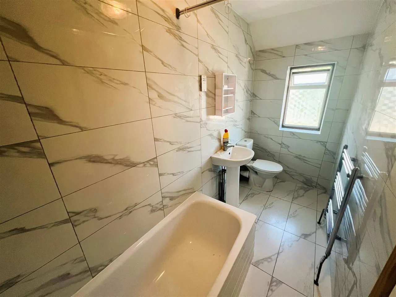 Ash Grove, Heston, photo 7