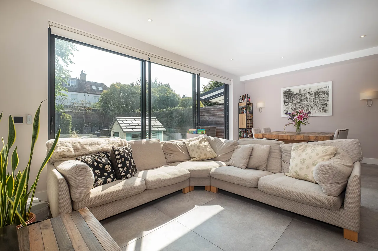 Oakwood Road, London, SW20, photo 8