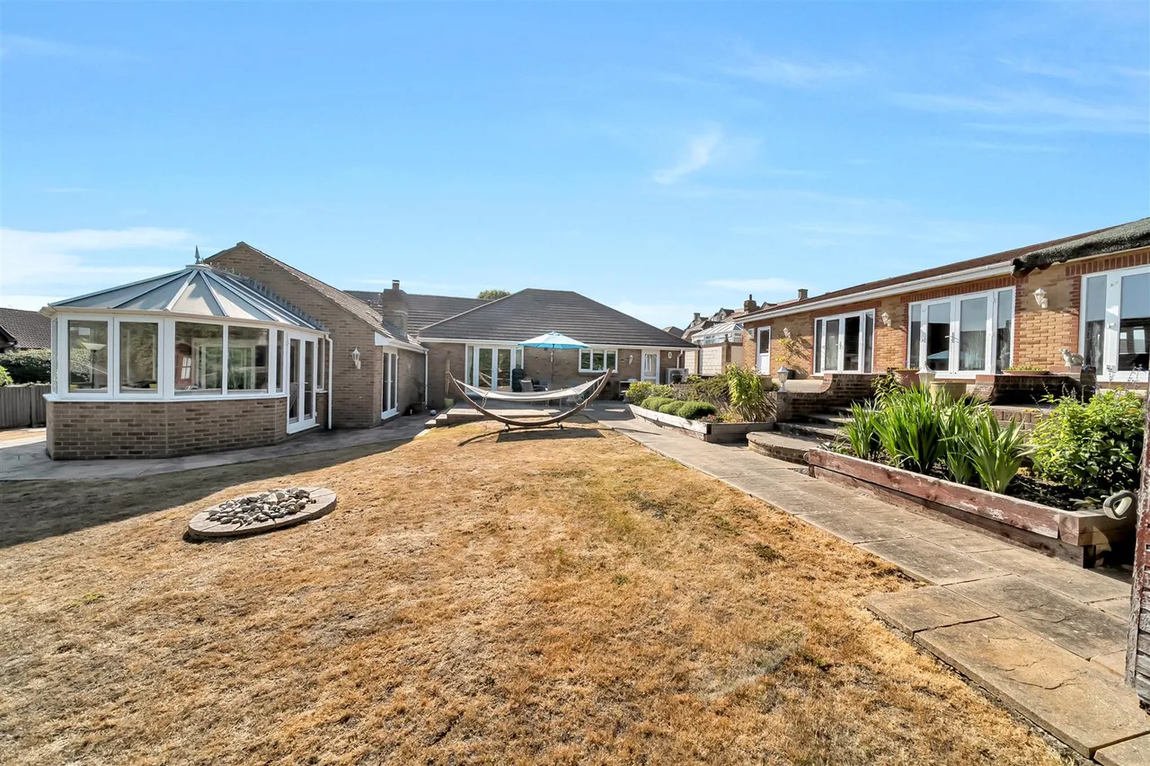 Buxton Road, Weymouth, DT4 9PL, photo 22