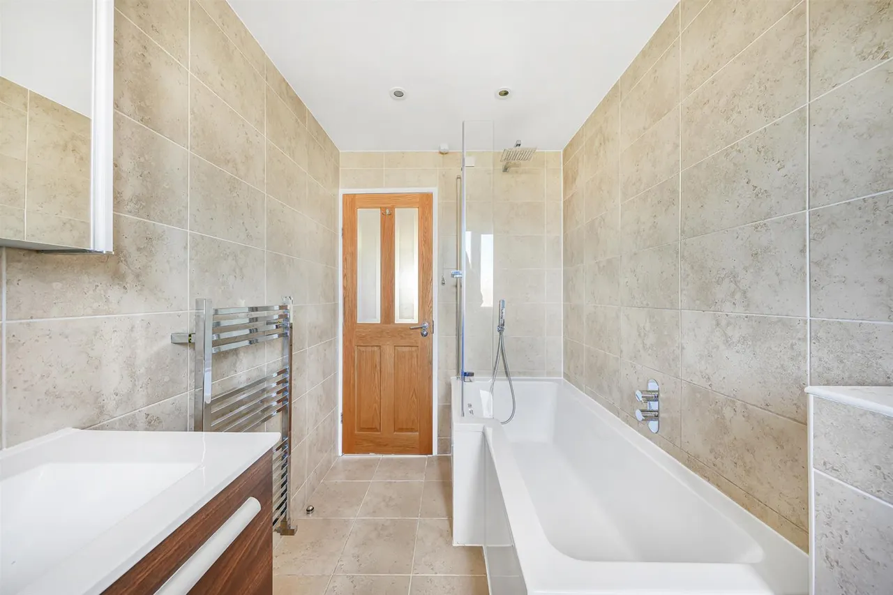 Arabia Close, North Chingford, E4, photo 13