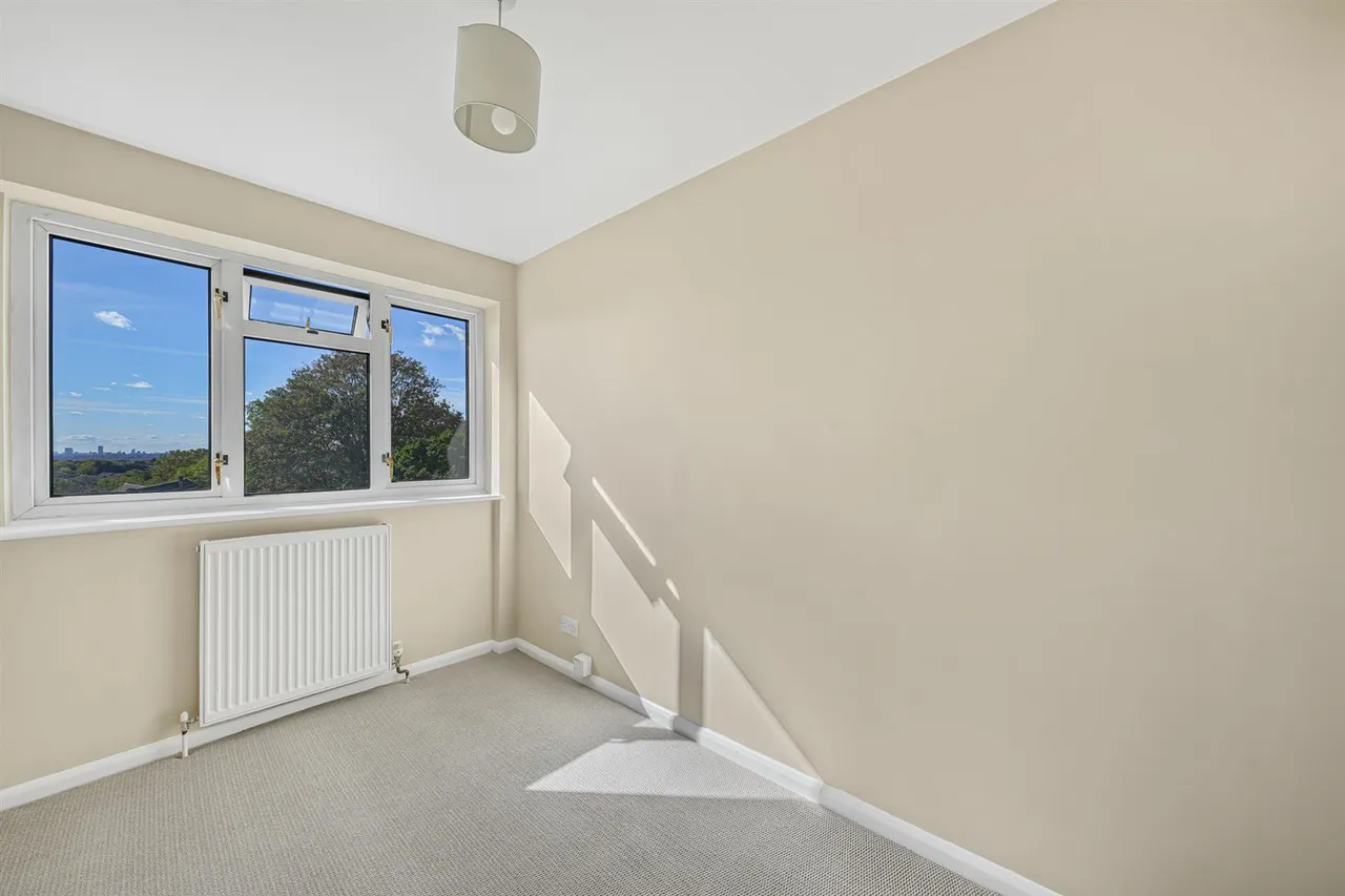Arabia Close, North Chingford, E4, photo 19