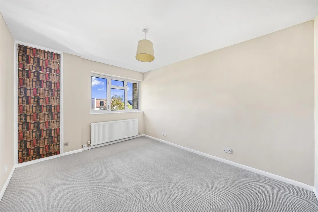 Arabia Close, North Chingford, E4, photo 14