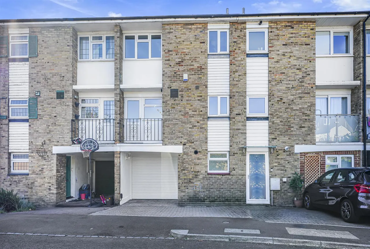 Arabia Close, North Chingford, E4, photo 33
