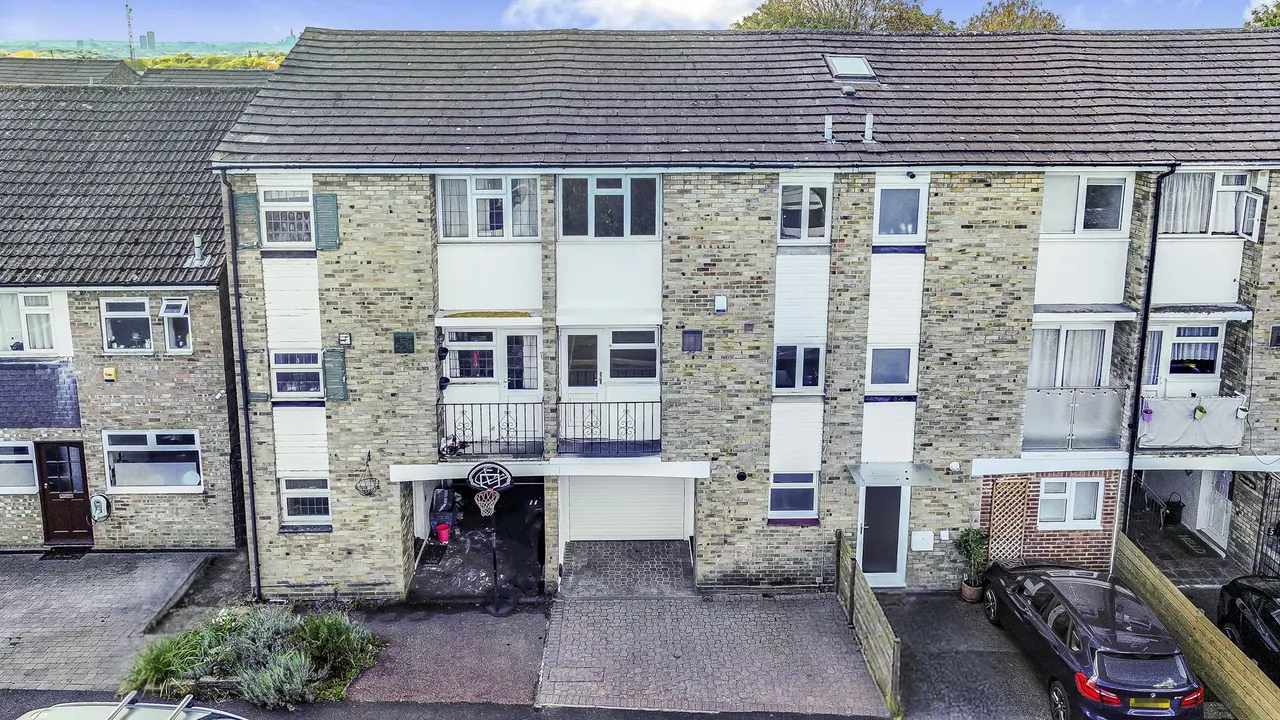 Arabia Close, North Chingford, E4, photo 34