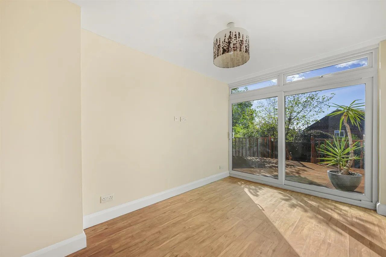 Arabia Close, North Chingford, E4, photo 22