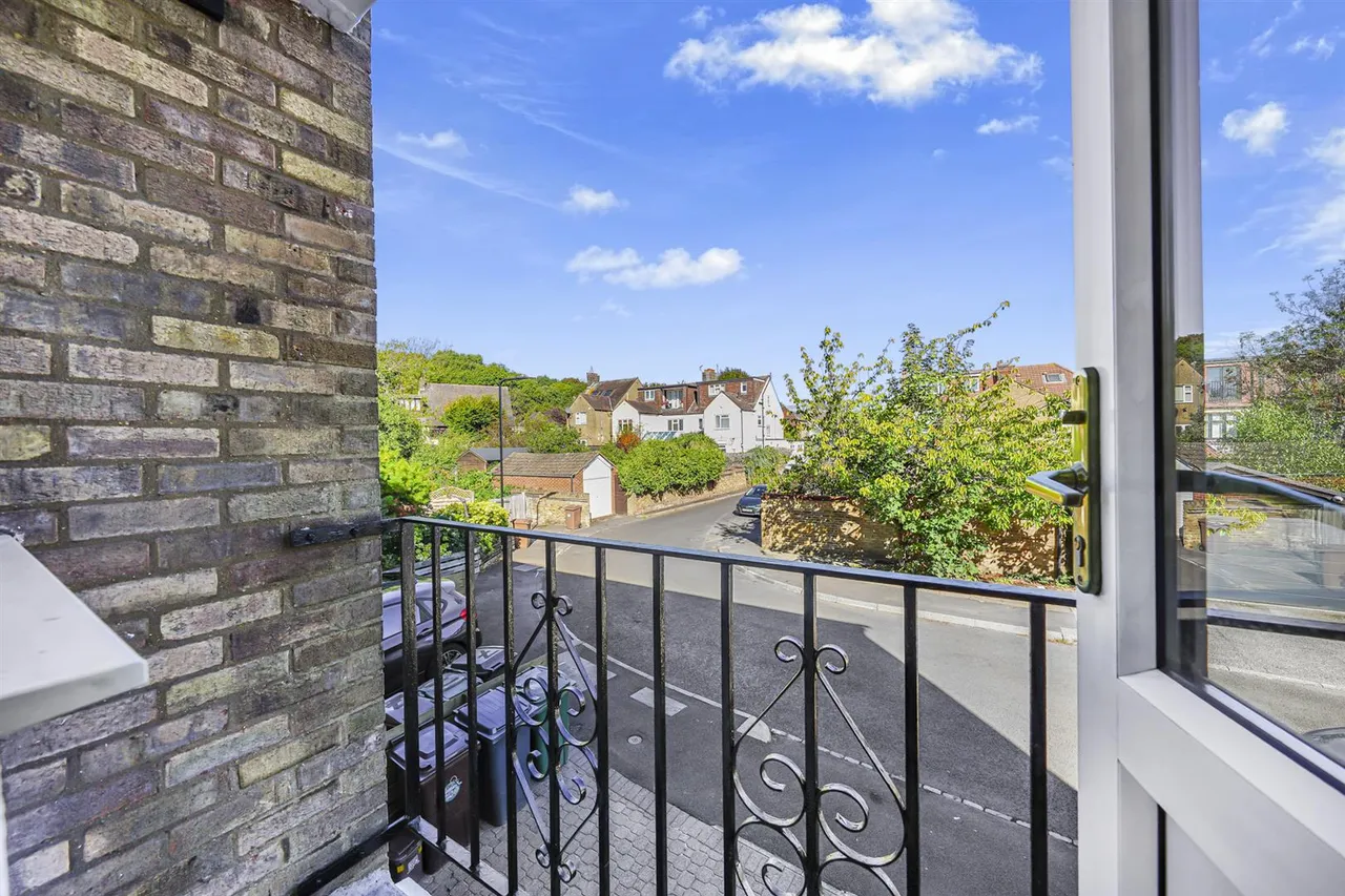 Arabia Close, North Chingford, E4, photo 7