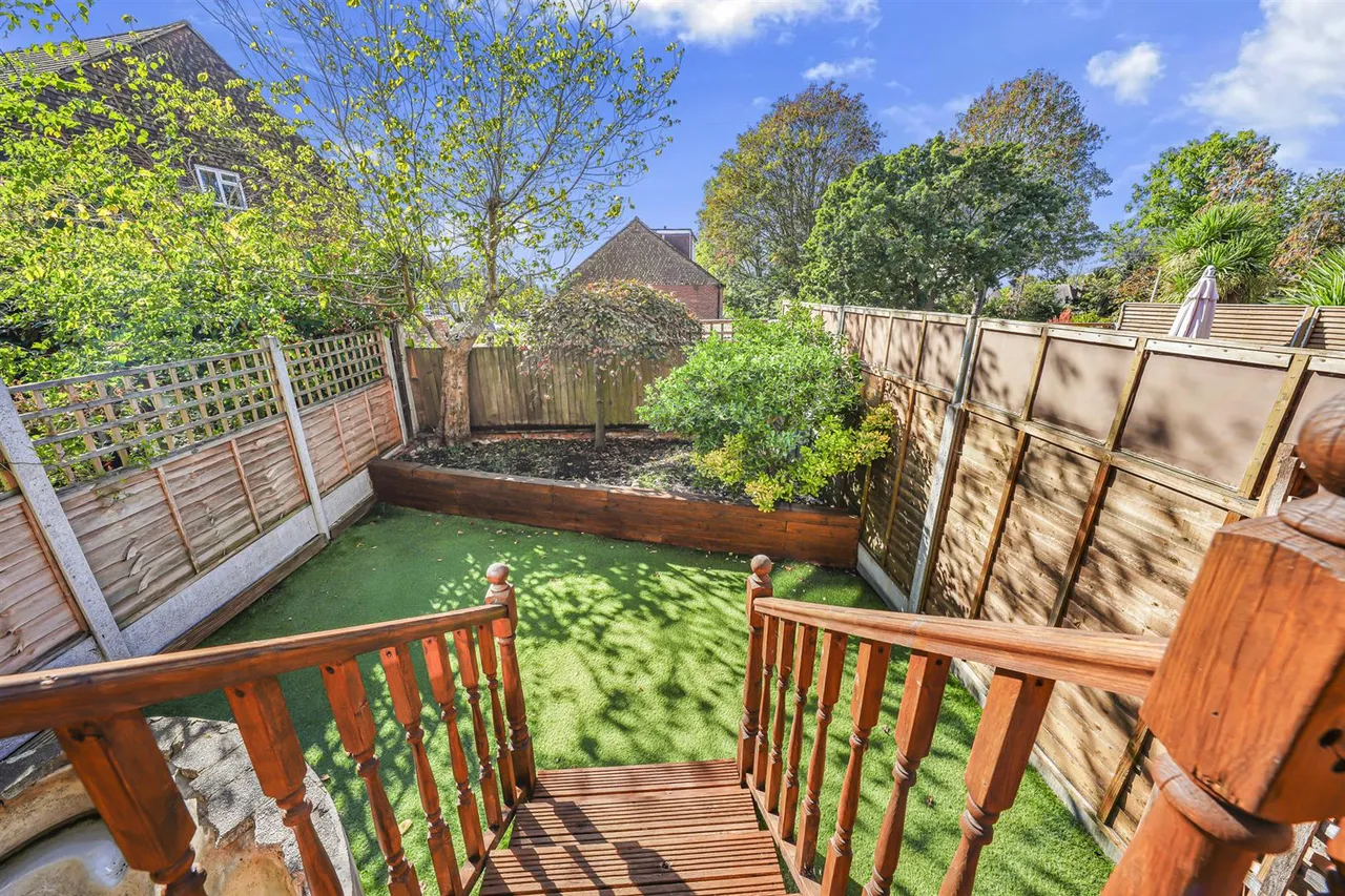 Arabia Close, North Chingford, E4, photo 24