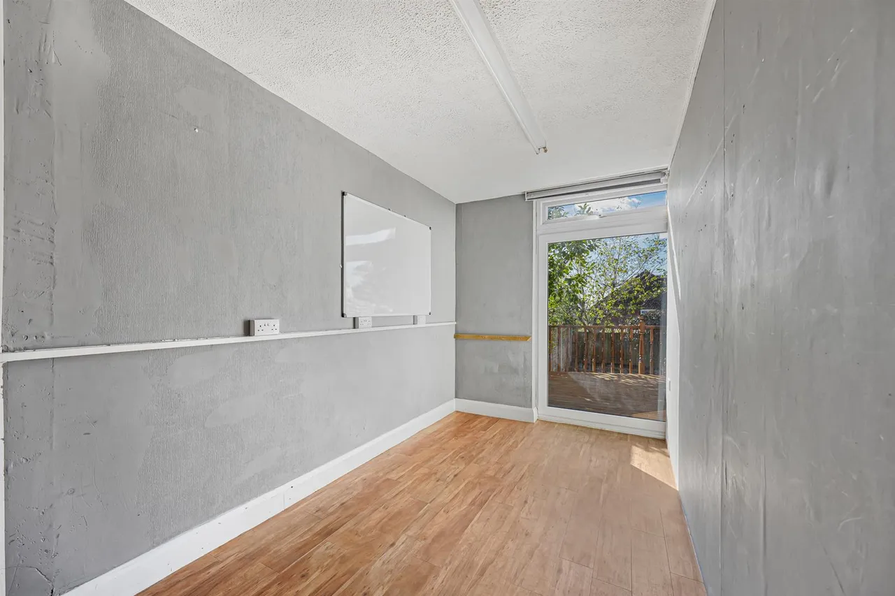 Arabia Close, North Chingford, E4, photo 26