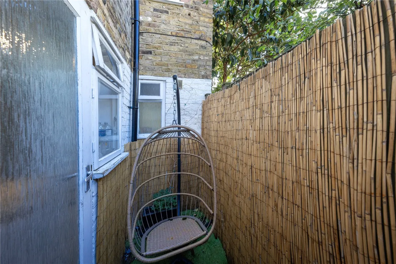 Albany Passage, Richmond, TW10, photo 6