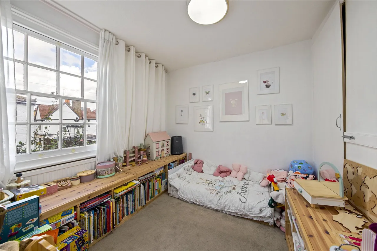 Albany Passage, Richmond, TW10, photo 5