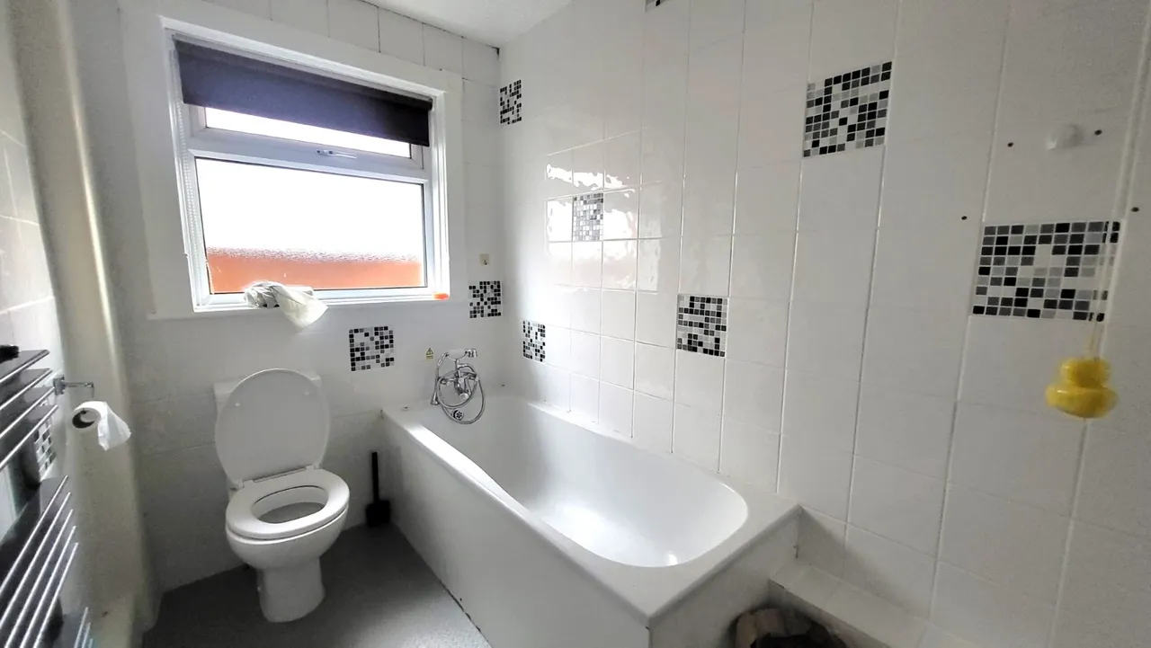Middle Path, Crewkerne, TA18, photo 7