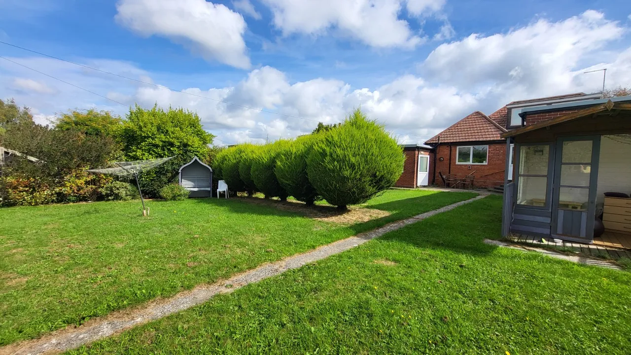 Middle Path, Crewkerne, TA18, photo 2