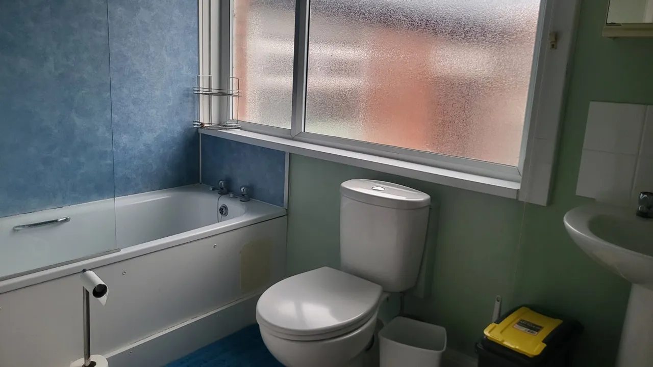 Middle Path, Crewkerne, TA18, photo 8