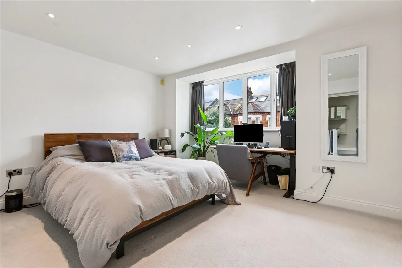 Acris Street, London, SW18, photo 4