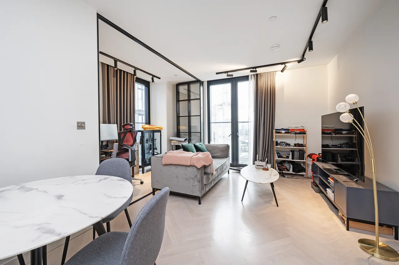Apartment N2401, One Crown Place, photo 3
