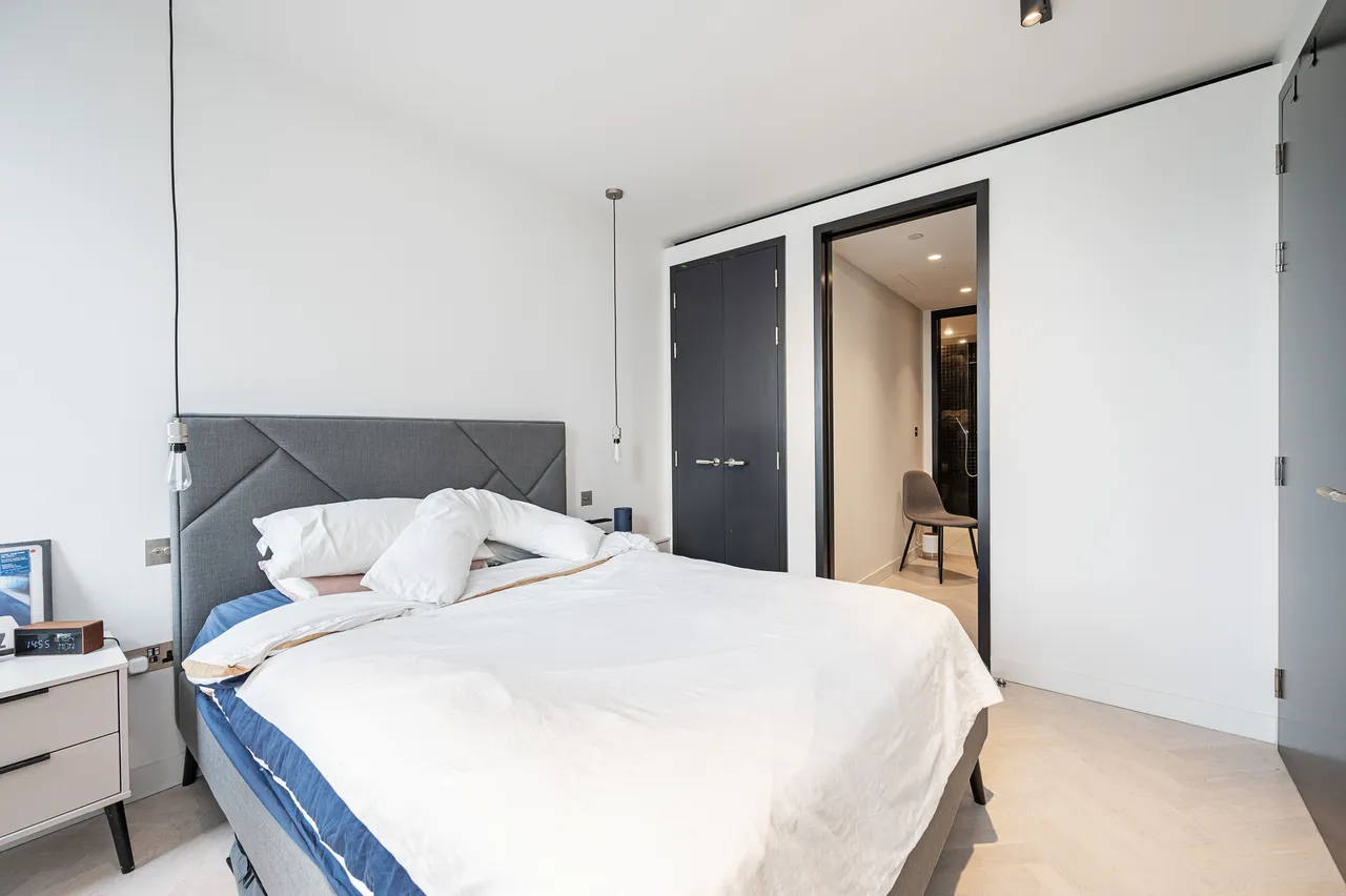 Apartment N2401, One Crown Place, photo 9