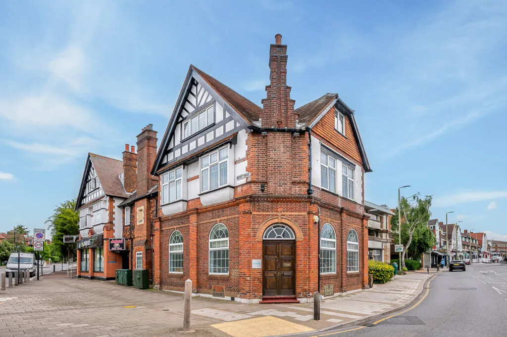property for sale — Mottingham Road - Mottingham - London - SE9
