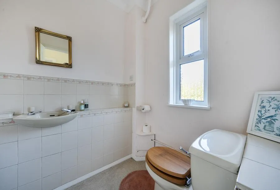 Oldfield Crescent, Cheltenham, GL51, photo 21